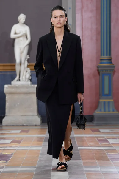 Look 53